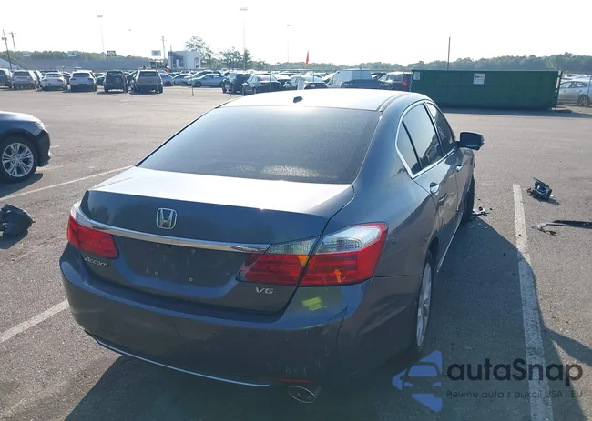 1HGCR3F84FA021763: 42971819