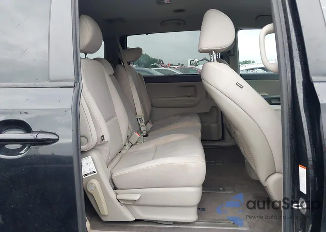 KNDMB5C16G6096527: 42972334