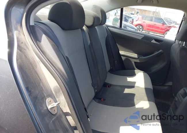 3VW167AJ5HM221019: 42973481