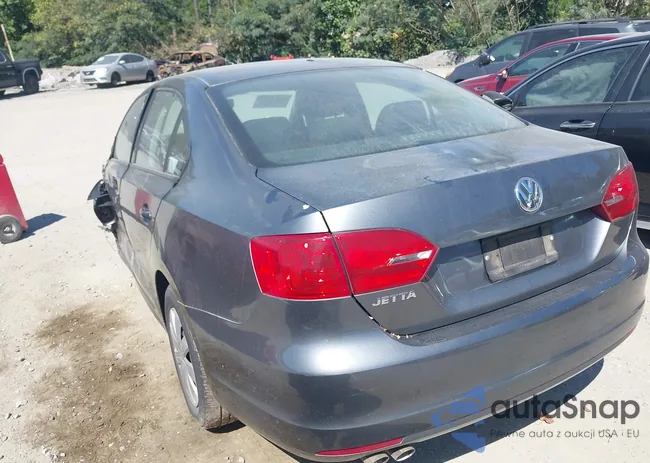 3VW2K7AJ4BM093797: 42973740