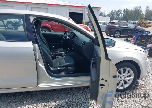 3VWDP7AJ2CM303244: 42973809