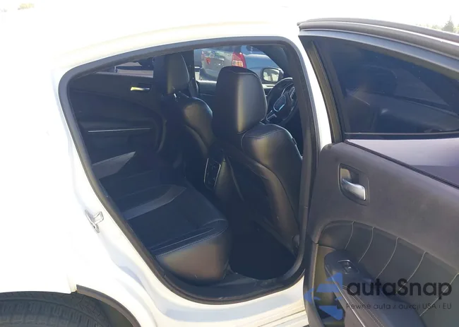 2C3CDXHG7FH880828: 42973079