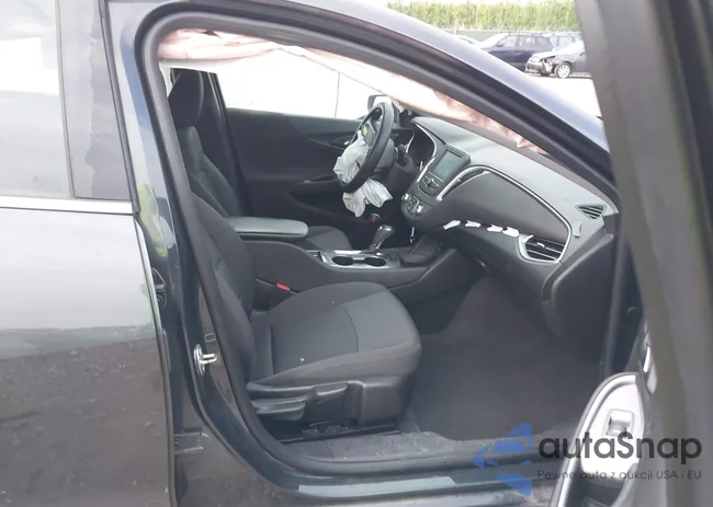 1G1ZB5ST8HF270438: 42974578