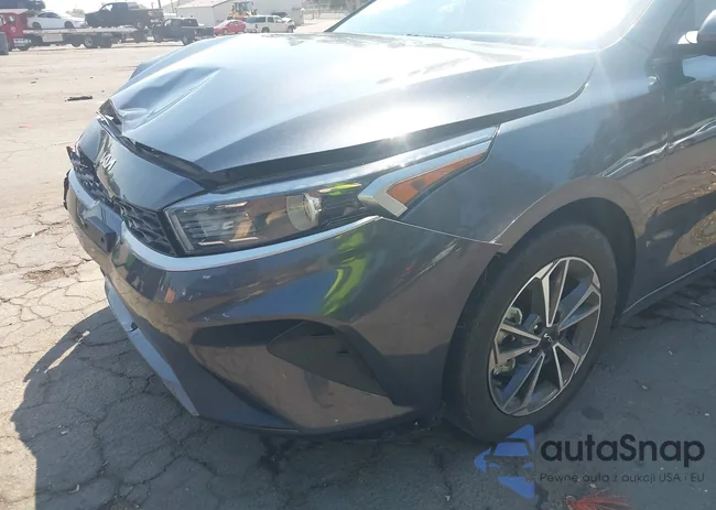 3KPF24AD4NE478157: 42975401