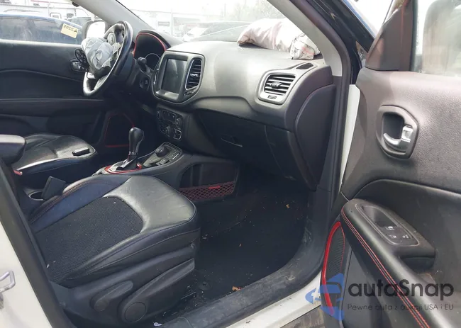 3C4NJDDB3KT671092: 42975763