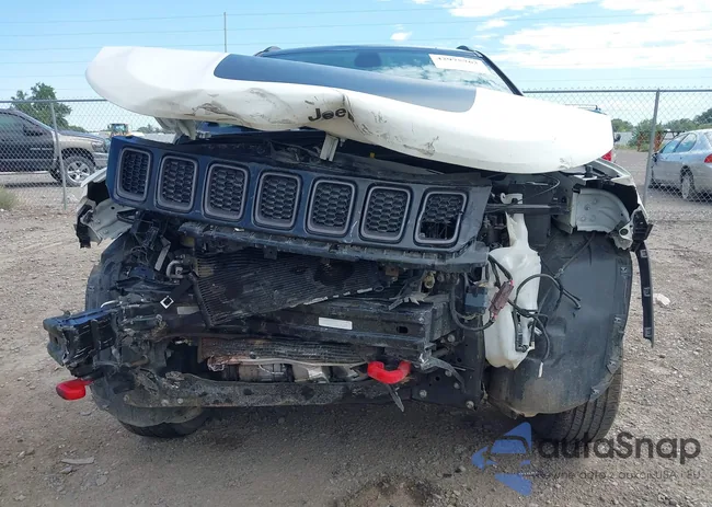 3C4NJDDB3KT671092: 42975763