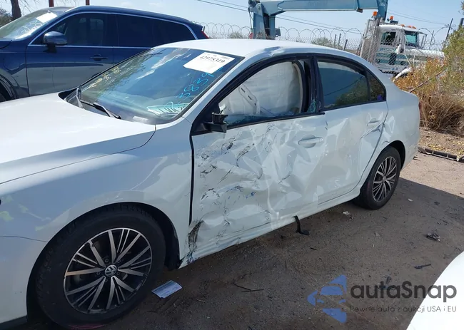 3VWDB7AJ1JM238396: 42975319