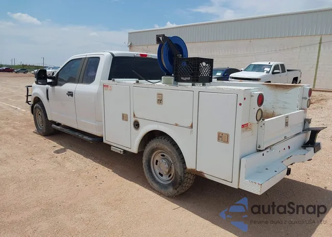 1FT7X3A61HEC32460: 42976128