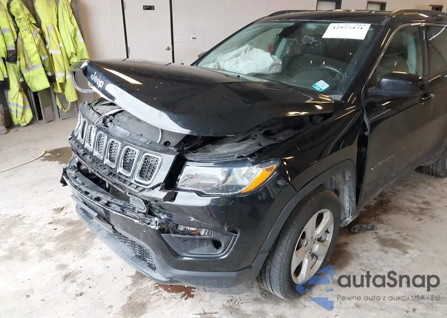 3C4NJDBB3KT742326: 42977471