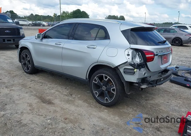 WDCTG4EB1KU010648: 42977058