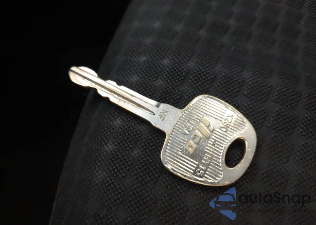 KNDJT2A52C7446826: 42978853