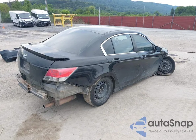 1HGCP2F34AA153354: 42978035