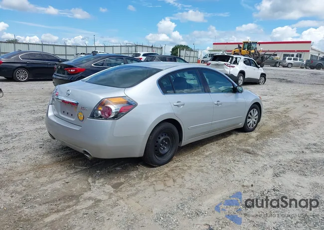 1N4AL2AP1BC103647: 42978144