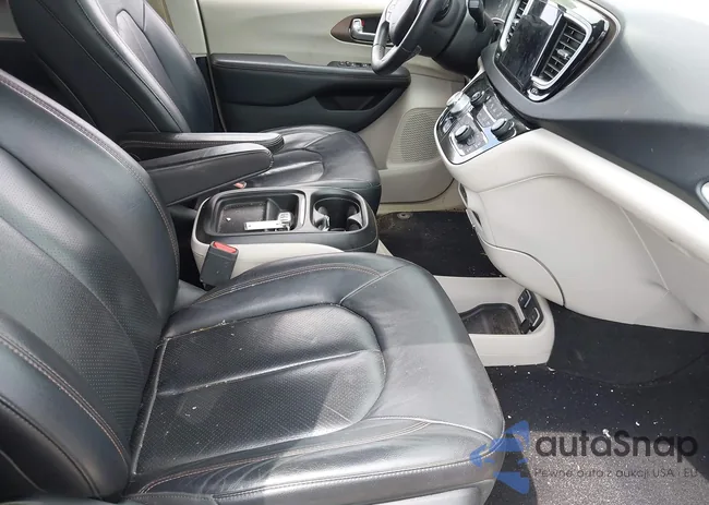 2C4RC1BGXJR350631: 42978183