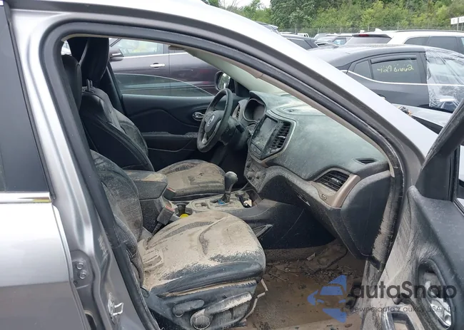 1C4PJMDB8HW519210: 42979559