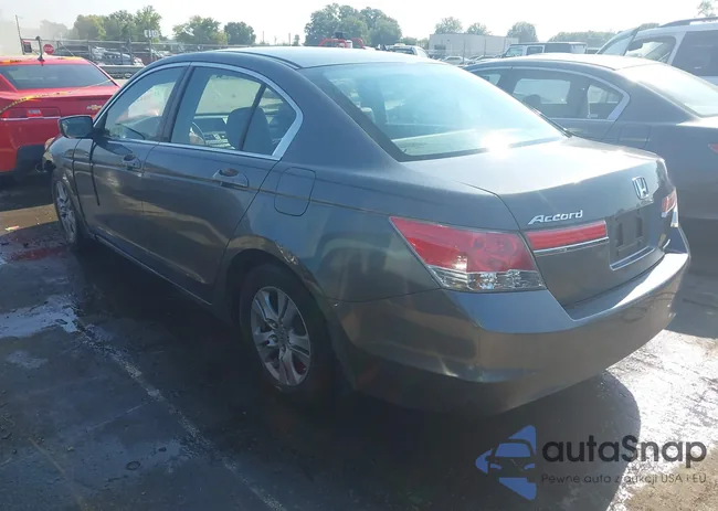 1HGCP2F60CA009779: 42980439