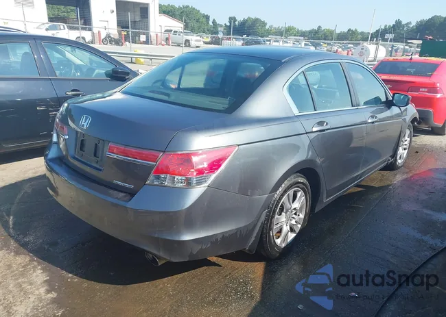 1HGCP2F60CA009779: 42980439