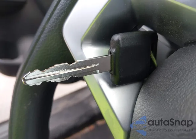 JN8AT2MT6HW147996: 42980666