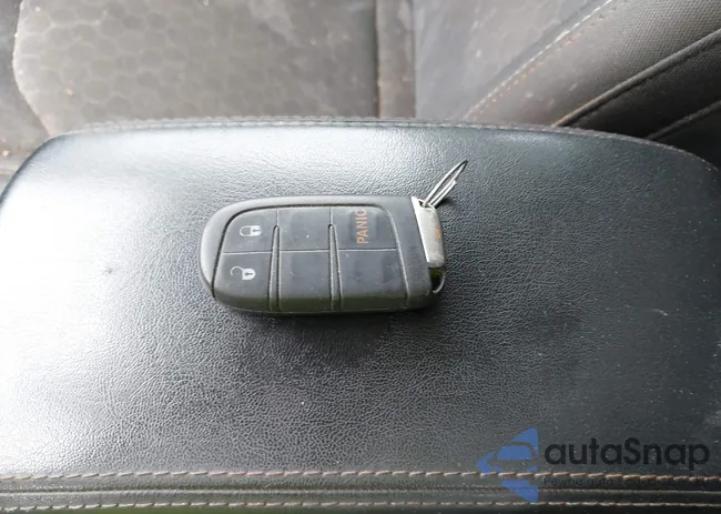 3C4NJCAB8JT151712: 42980105