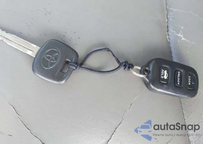 4T1BE32K26U742942: 42980136