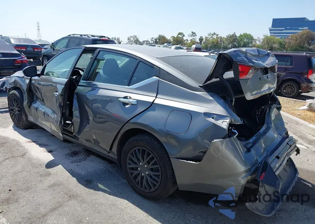 1N4BL4BV0NN390260: 42981397