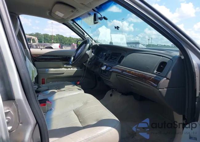 2MEBM7FV3AX630122: 42982403