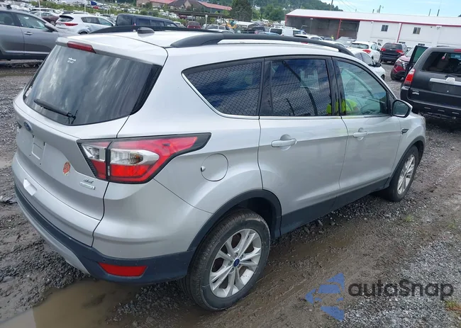 1FMCU0GD9HUB40526: 42982456