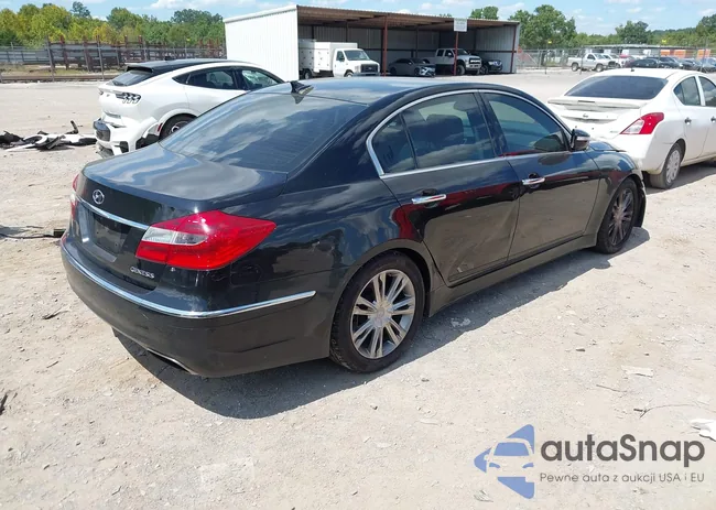 KMHGC4DD7CU211831: 42982653