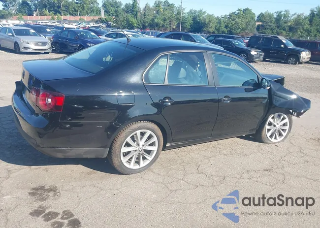 3VWRZ7AJ1AM121516: 42982247