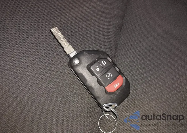 1C4HJXEG5KW643426: 42983705