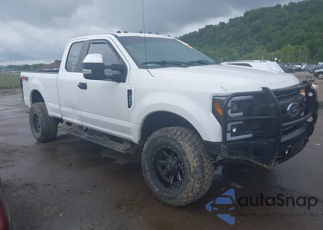 1FT7X2B67JEB69881: 42983011