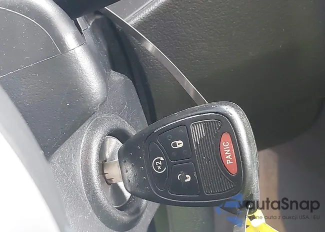 1C4NJCEAXGD735822: 42984360