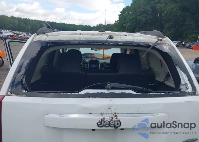 1C4NJCEAXGD735822: 42984360