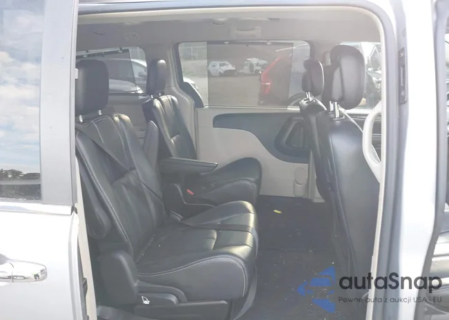 2C4RC1BG6FR752430: 42984380