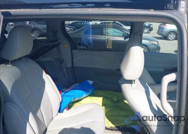 5TDYK3DC6BS061971: 42984578