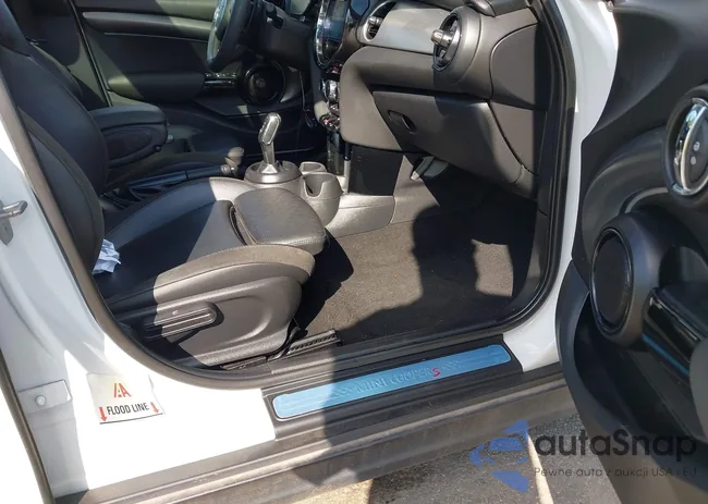 WMW53DK05P2T87562: 42984944