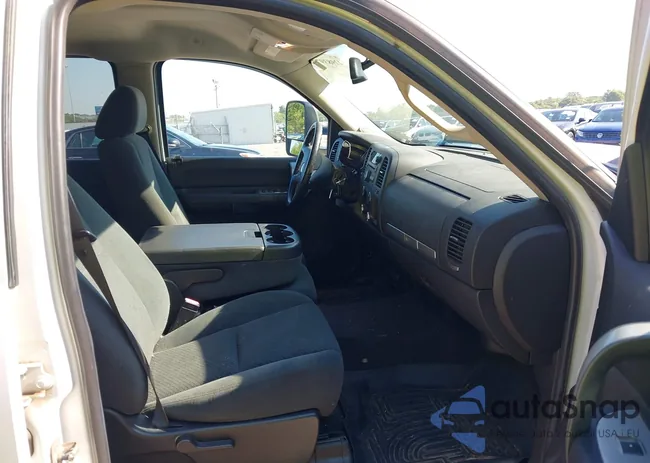 1GCHC23KX8F175187: 42983979