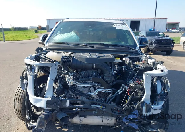 1C4SJSGP5PS502019: 42985653