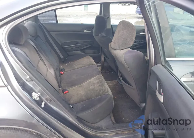 1HGCP2F41AA046674: 42985812