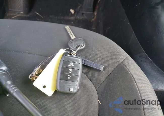 KNDJN2A26E7004702: 42985147