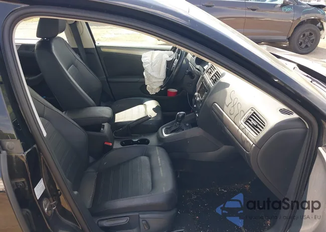 3VWLP7AJ3DM400997: 42986385