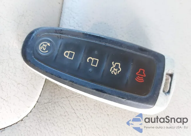 1FADP3J2XGL220940: 42986420