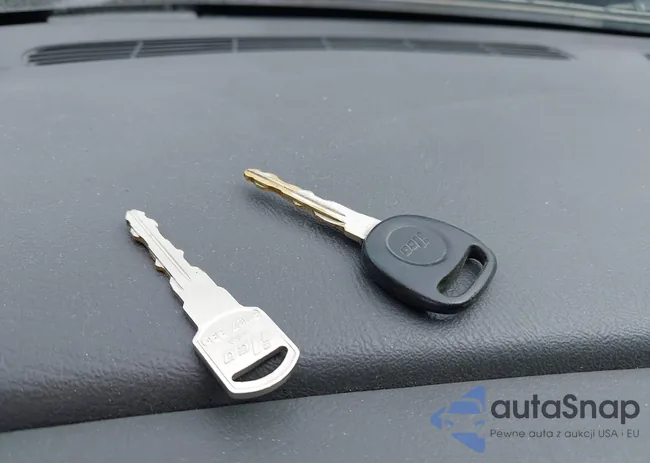 2GCEC19T331222721: 42986189