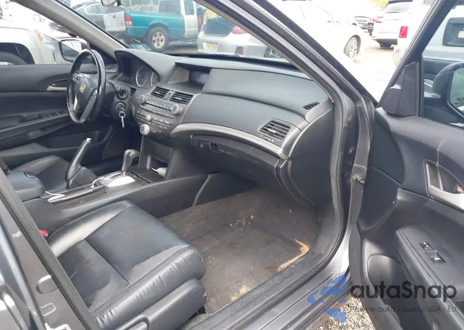 1HGCP2F60BA028489: 42987492