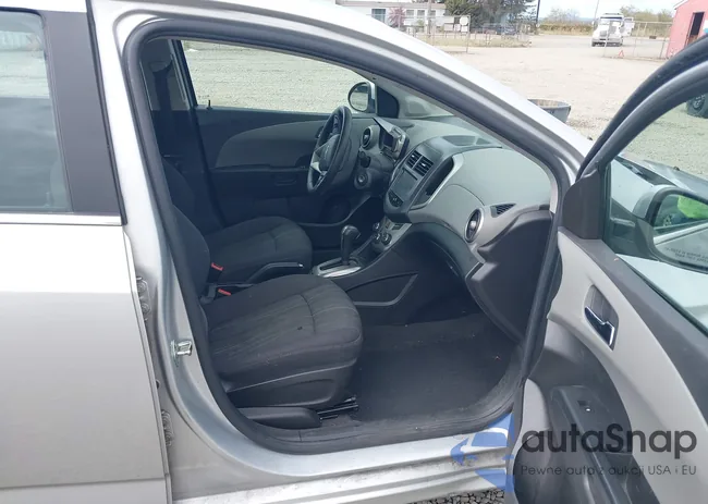 1G1JC5SH4F4178595: 42987628