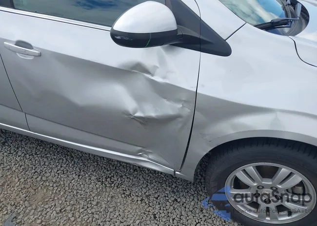 1G1JC5SH4F4178595: 42987628