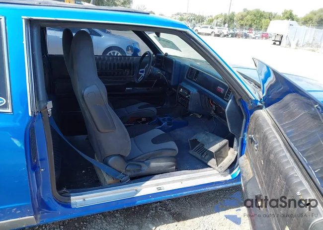 2G1AZ37J8B1451493: 42987672