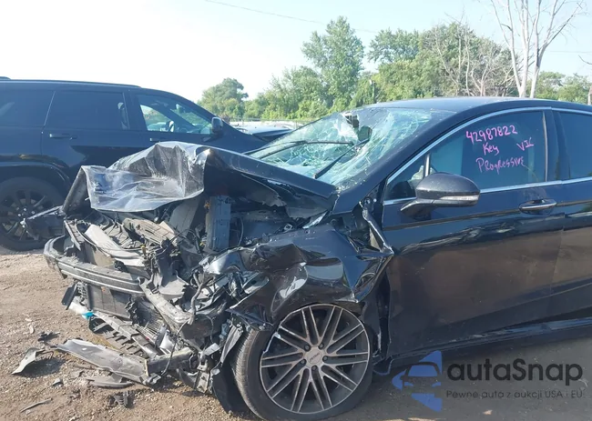 3FA6P0CD5KR131275: 42987822