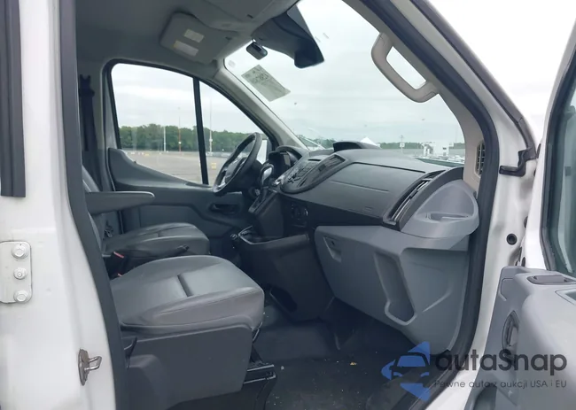 1FTYR1ZM8JKA14187: 42987840