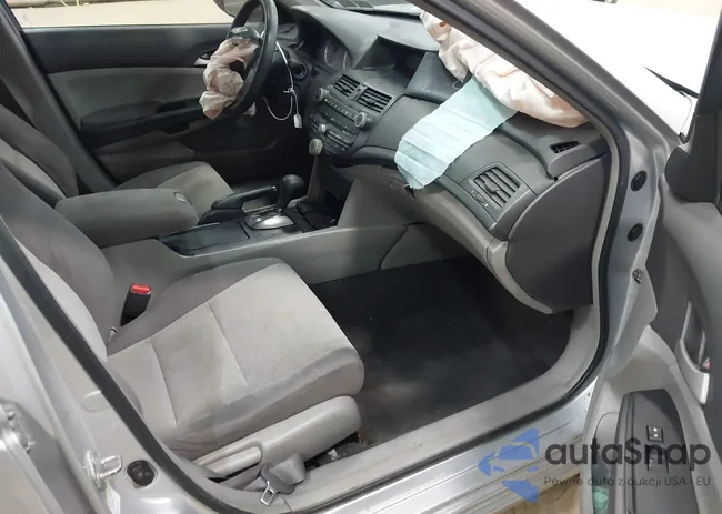 1HGCP26398A134292: 42987932